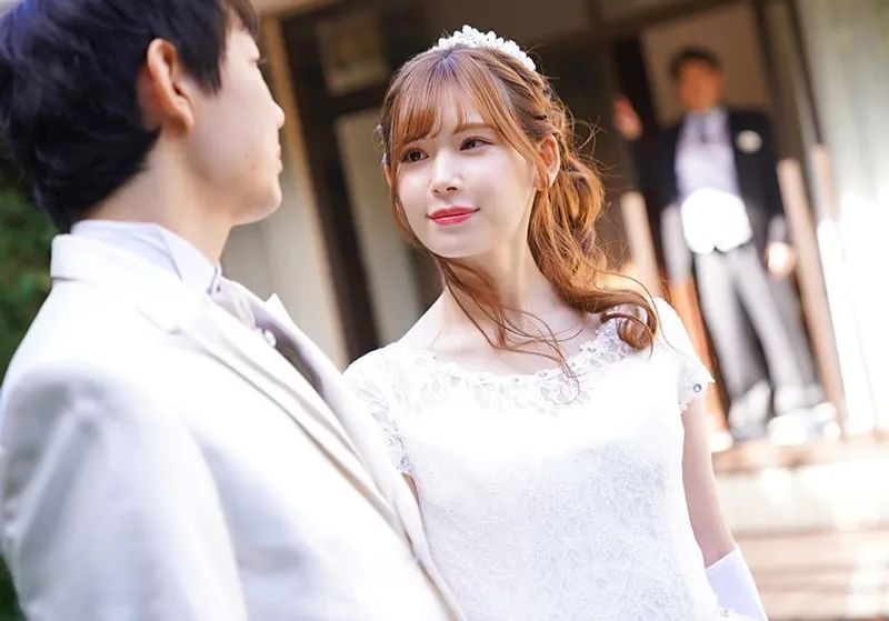 Bố ông chồng làm tình vợ sắp cưới của con trai ngay sau lễ cưới của con trai